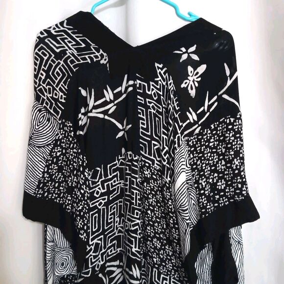 Soft Surroundings Black & White Patchwork Kimono Cardigan One Size Abstract - Picture 7 of 12